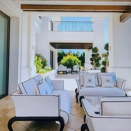 Chalet Mediterranean Villa In Sierra Blanca